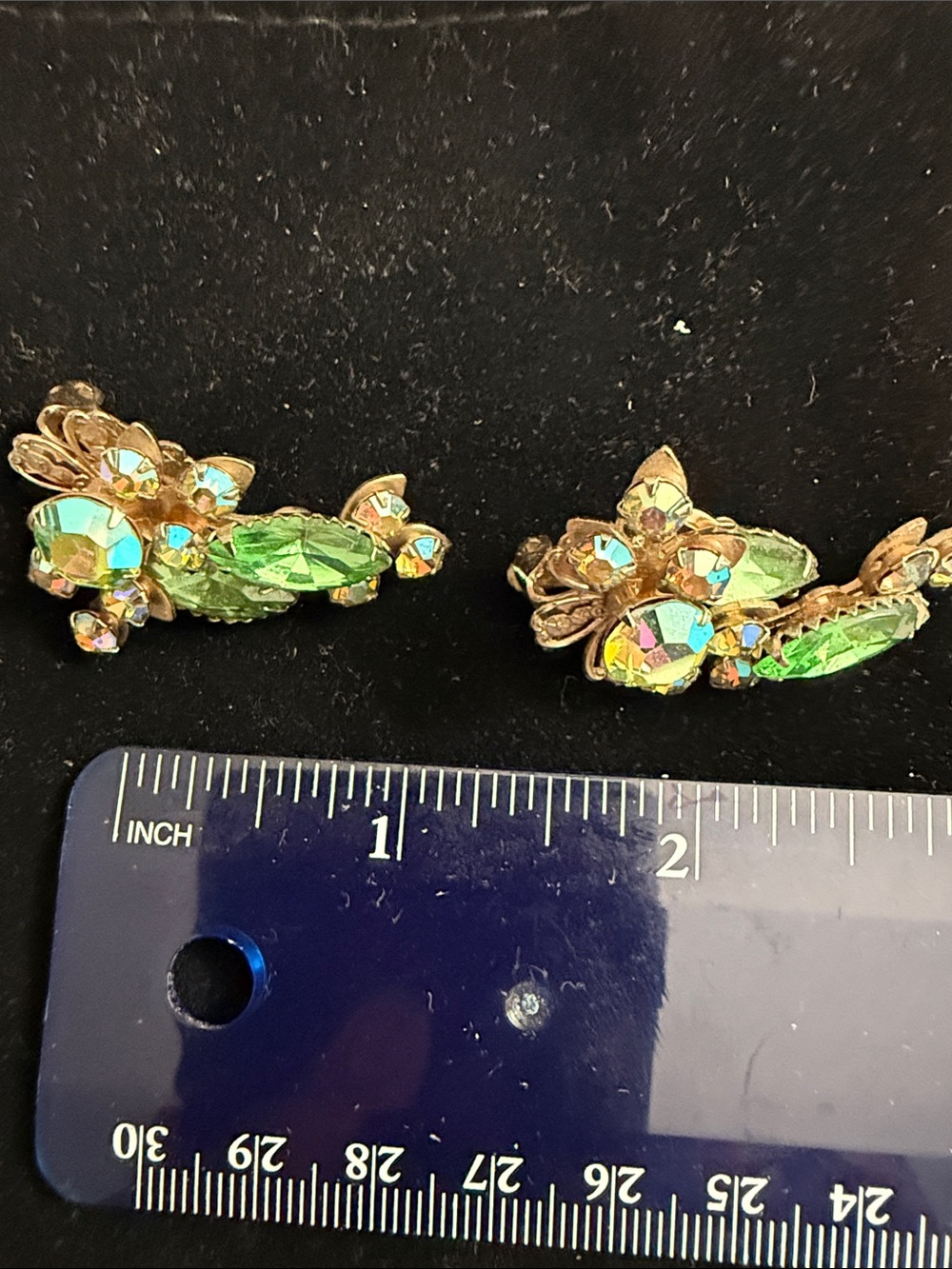 Vintage Green Crystal Floral Brooch and Earrings Set - Picture 3 of 8